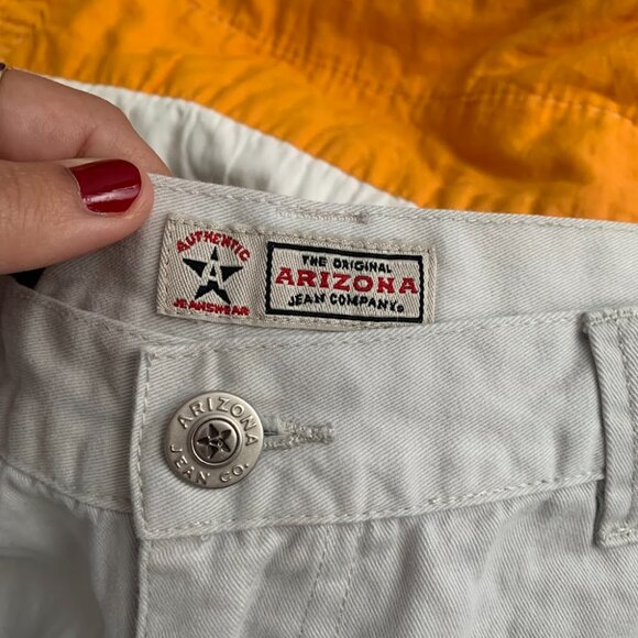 White Arizona Shorts - Picture 3 of 5